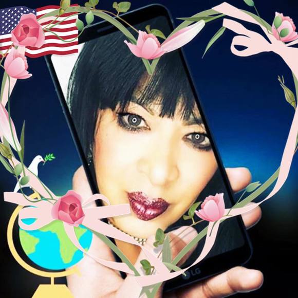 Meet your Posher, Joanna - Picture 1 of 3